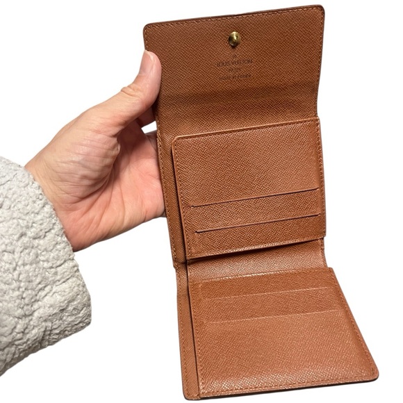 Louis Vuitton Authentic Vintage brown and Gold Monogram Tri-fold Wallet - Picture 16 of 17